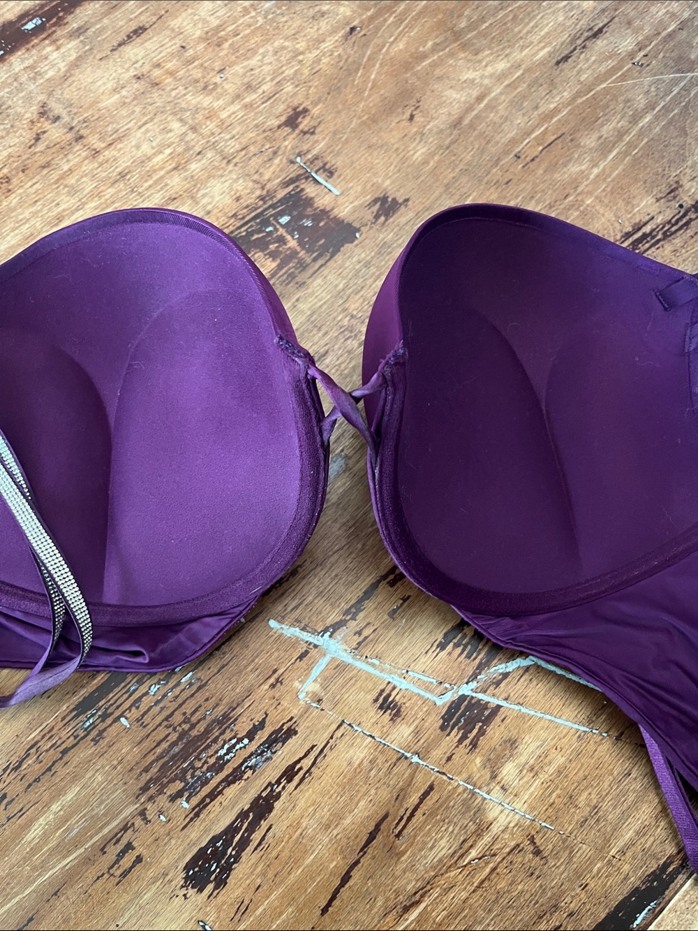 Victoria's Secret Satin Molded Bra in Deep Purple Bombshell Shine Plunge 38C - Picture 4 of 8